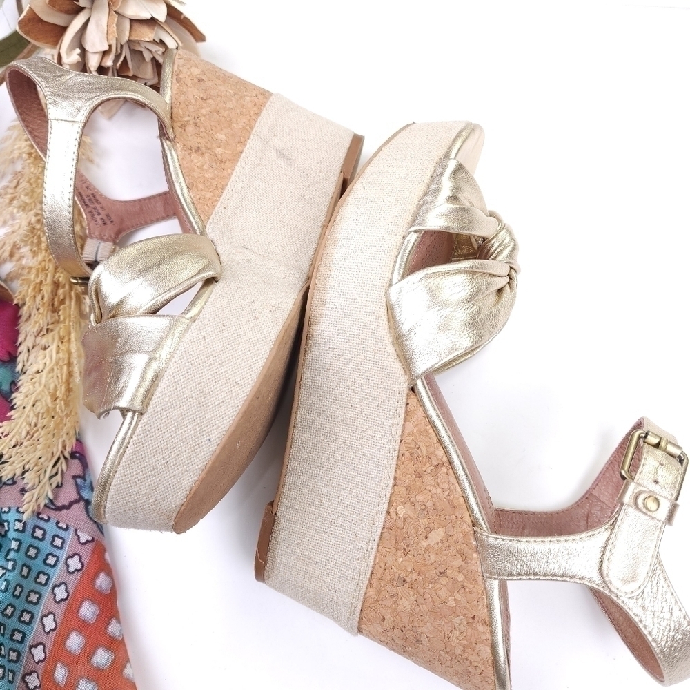 Corso Como Cream Gold Platform Wedge Sandals Sz 8½m